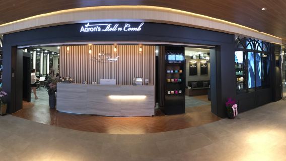 Aaron's Roll n Comb Hair Salon