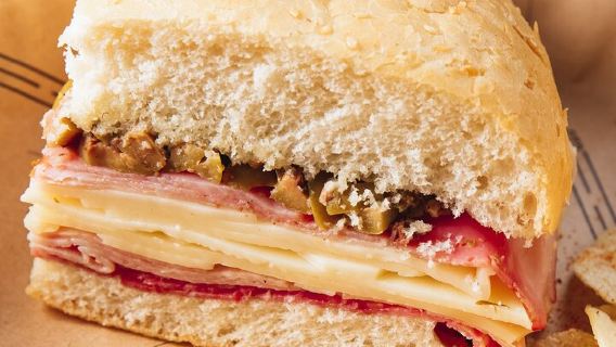 French Quarter Food Tour with Seafood Boil