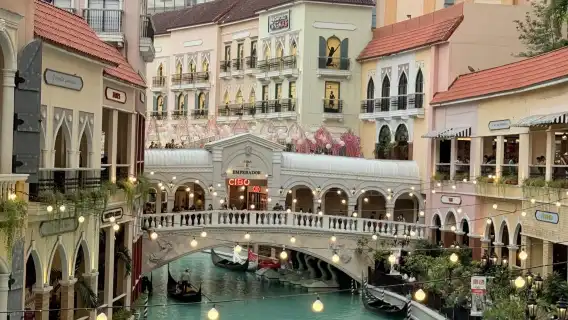 Manila, Philippines: National Museum, Venice, and Sunset Over Manila Bay