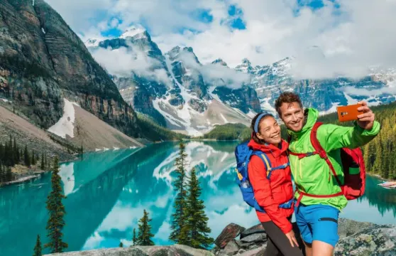 班夫、卡爾加里、坎莫爾出發的路易斯湖莫蘭湖一日遊