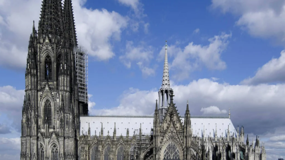 Perkhidmatan ambil di lapangan terbang/hantar ke lapangan terbang/pelancongan tersuai di Lapangan Terbang Duesseldorf, Jerman