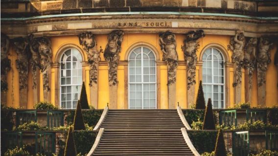 德國柏林無憂宮+亞歷山大廣場-格林尼克橋一日遊