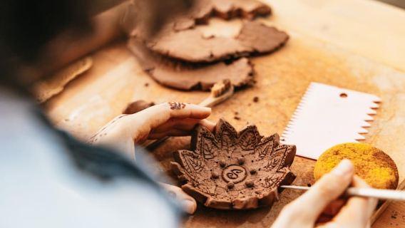 Marrakesch: Töpferworkshop mit marokkanischem Tee