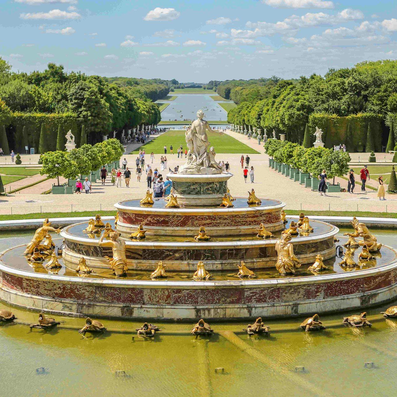 Palace of Versailles: Guided Tour + Transport