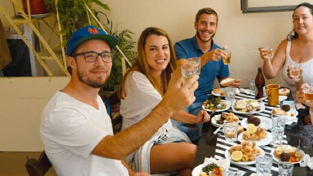 Atene: Tour Gastronomico a Piedi con Cena