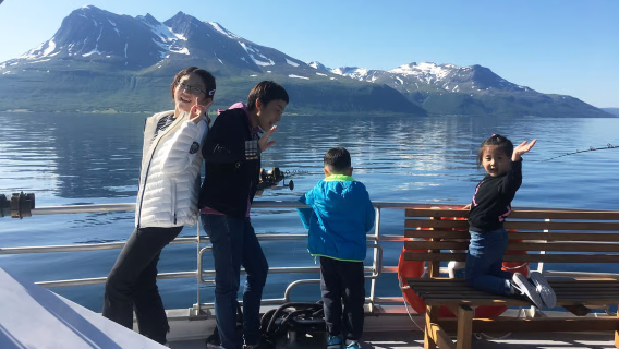 Norway Tromso Fjords Cruise Tour (Classic Cruise/Fishing Experience/Includes Drinks and Snacks)