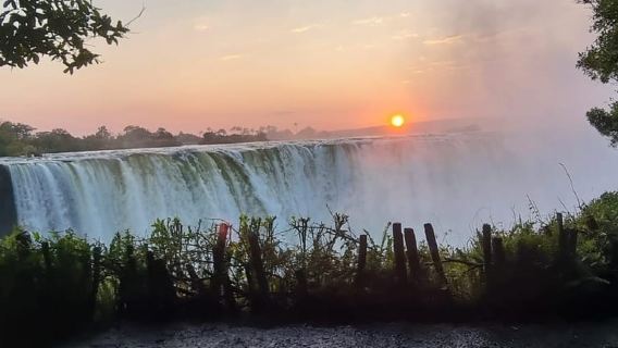 Cascate Vittoria: tour panoramico di un giorno, pranzo e volo in elicottero