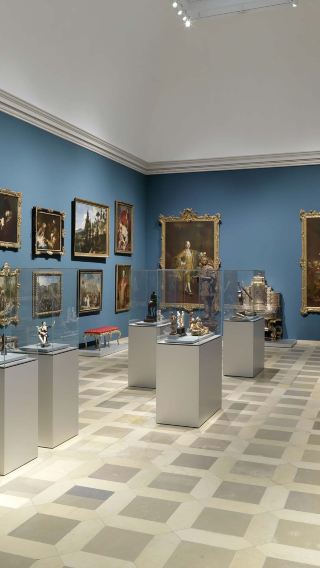 NürnbergMesse GmbH + Germanisches Nationalmuseum + Imperial Castle of Nuremberg 1-day tour