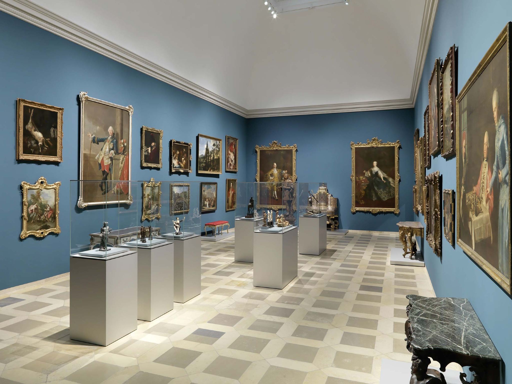 Germany + Hohenzollern Bridge + Roman-Germanic Museum + Cologne Triangle 1-day tour