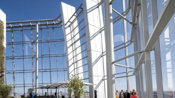 Menara Budapest SkyDeck – Lift Panorama & Platform Pemandangan