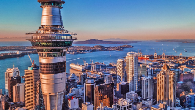 Excursión de un día a Auckland y Matamata (aldea Hobbit) en Nueva Zelanda con servicio de coche privado con conductor|Itinerario ajustable