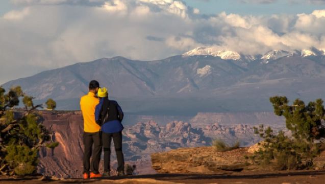 From Moab: Canyonlands 4x4 Drive and Calm Water Cruise