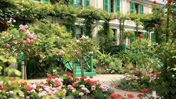 Perjalanan Santai di Pinggir Paris, Lawatan ke Istana Versailles dan Taman Fondation Claude Monet di Giverny (Tidak Termasuk Tiket Masuk)