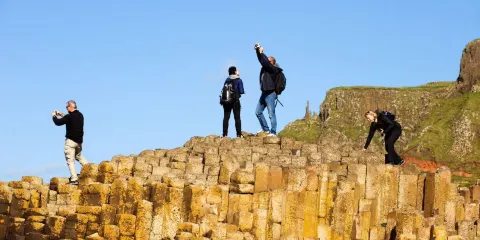 貝爾法斯特巨人之路+黑暗樹籬+卡里克索橋包車一日遊 中文司機