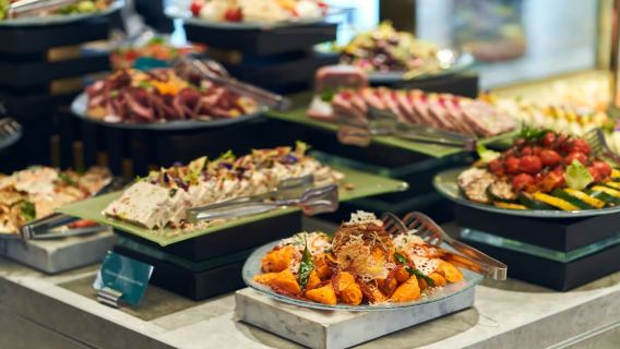 ドバイ：パーム島アトランティスホテル サフラン ブッフェディナー体験 Saffron Buffet Restaurant