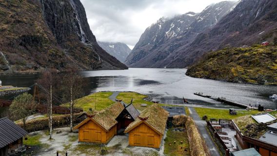 Winter Tour Viking Village, Nærøyfjord Cruise & Flåm Railway