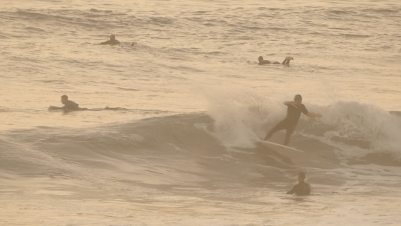 Porto: Small Group Surf Lesson with Transportation