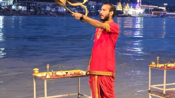 Rishikesh: Walking Tour with Lakshman Jhula & Ganga Aarti