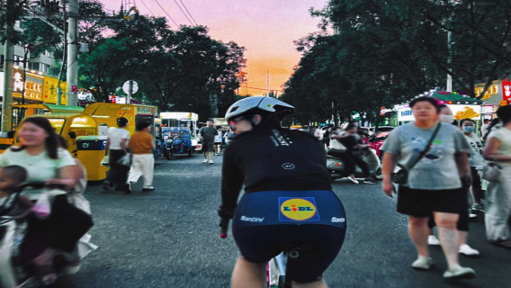 Passeio de meio dia de bicicleta pela cultura de Chengdu com guia em inglês + vida local + passeio descontraído (1-5 pessoas)