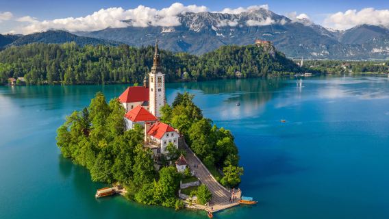 ทัวร์ครึ่งวันทะเลสาบเบลดและปราสาทเบลดในสโลวีเนีย|กลุ่มเล็กที่ละเอียดอ่อน|ทิวทัศน์เทือกเขาแอลป์