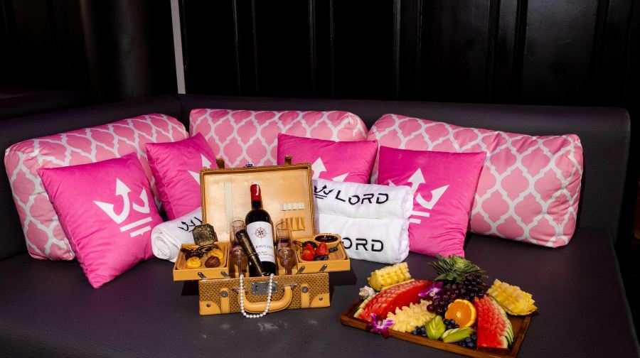 泰國芭堤雅體驗潛水浮潛7小時【格蘭島黑珍珠復古木船海盜船海釣遊艇落日泳池派對一日遊】