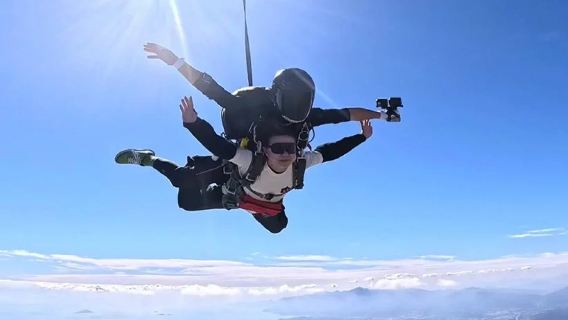 陝西西安藍田機場跳傘西安跳傘4200公尺跳傘中國國內高空跳傘【4200公尺自由落體+專業高清影片拍攝+影片剪輯】