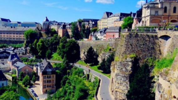 盧森堡+風景走廊+佩特羅斯大峽谷一日遊/行程可調-普通話專車