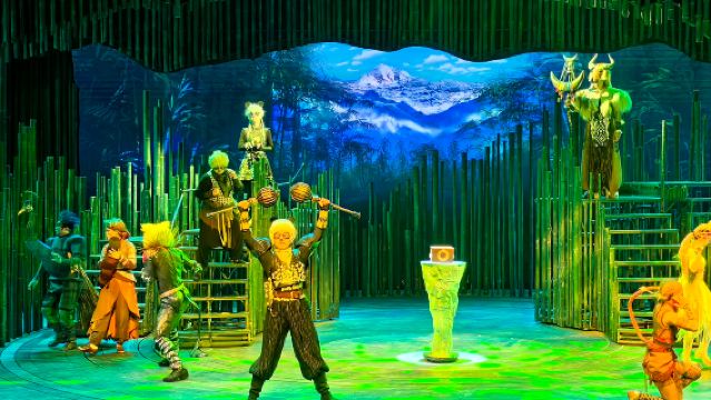 成都ジャイアントパンダ繁殖研究基地ワンデーツアー【送迎快適アクセス+ガイド付き解説+ミュージカル】