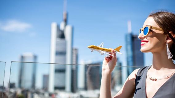 Frankfurt: Main Tower with Tickets and Guided Old Town Tour