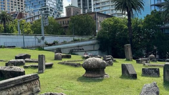 Sydney: City Highlights Walking Food Tour with Harbor Cruise