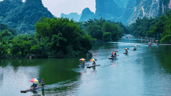 Yangshuo: Yulong River 대나무 래프팅 체험