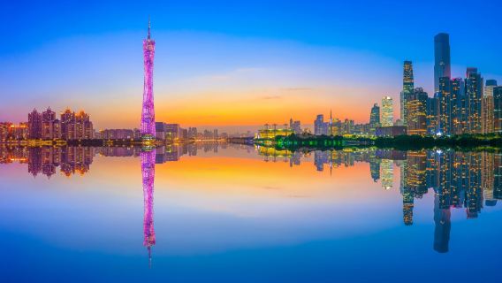 Guangzhou: Torre de Guangzhou + Templo Ancestral de la Familia Chen + Catedral del Sagrado Corazón|Chino, inglés y otros idiomas: servicio de coche privado con conductor personalizado