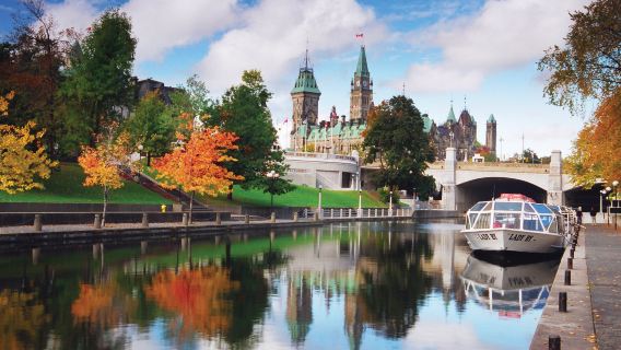 Ottawa Parliament Buildings + Canadian Museum of Nature + ByWard Market + Rideau Canal day tour