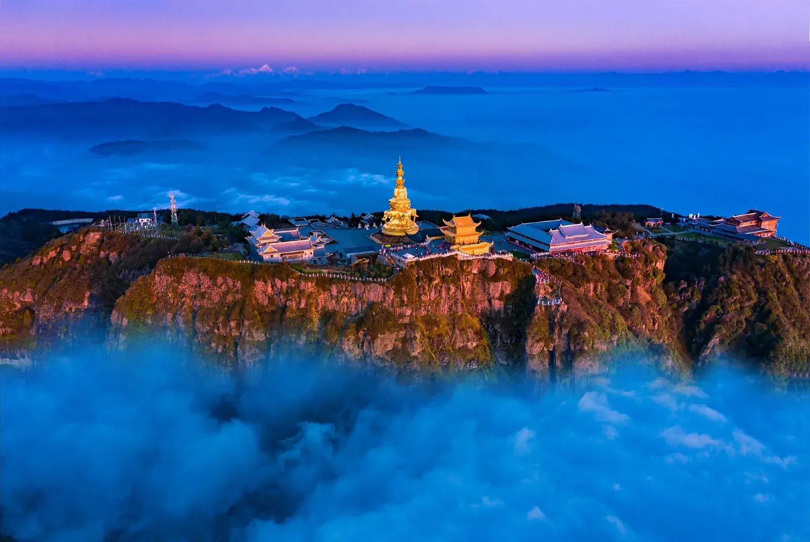 [Chengdu Custom Tour] Mount Emei Scenic Area + Dafochan Temple + [Buddhist Cultural Heritage Experience]