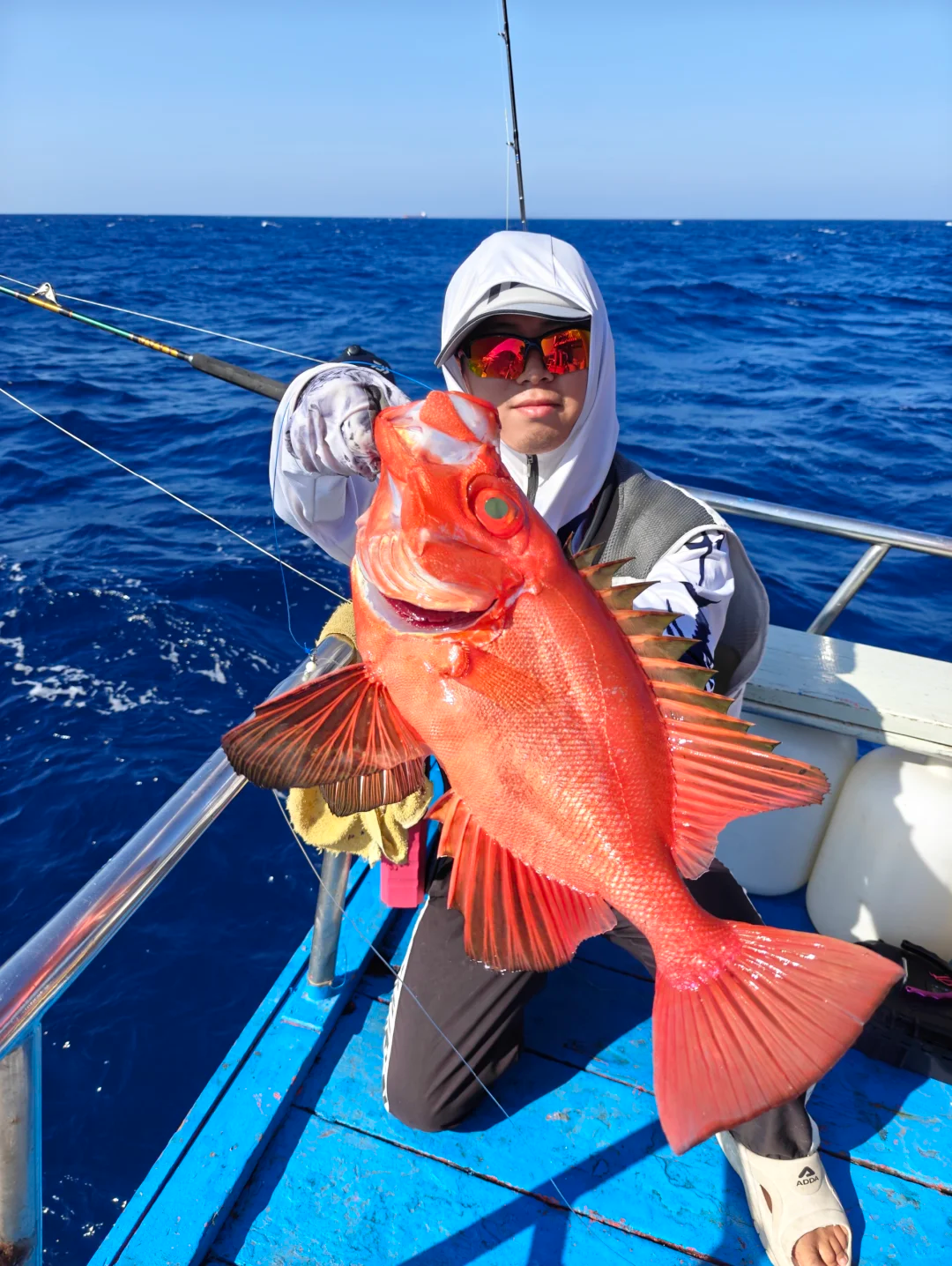 Tägliche Gruppenfischerei-Tour von Phuket zur Insel Koh Racha Noi | Chinesischer Angelguide auf der „Schwarzer Ritter“ | Professionelle Angelfahrt + Schnorcheln + Mittagessen!