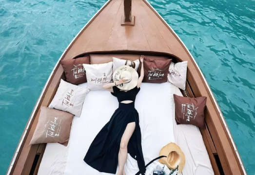 Pattaya Vintage Longtail Boat Charter – Lavish Seafood Meal, Snorkeling & Deep-Sea Fishing | Half-Day/1-Day Tour