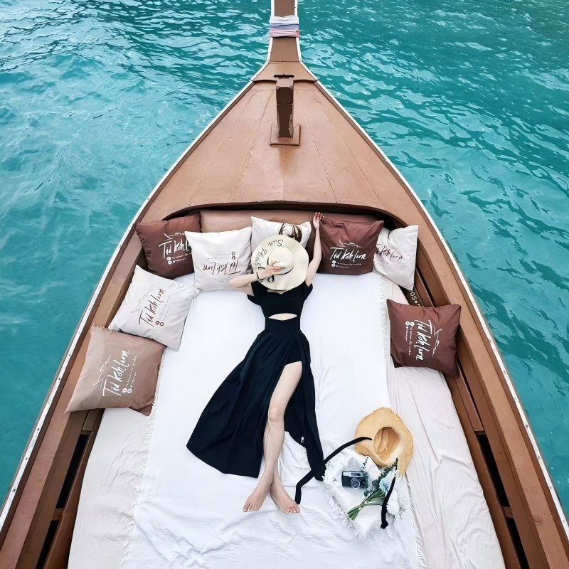 Pattaya Vintage Longtail Boat Charter – Lavish Seafood Meal, Snorkeling & Deep-Sea Fishing | Half-Day/1-Day Tour