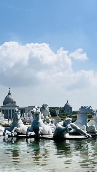 1-day tour to Chimei museum, Sicao green tunnel and Anping old fort with private charter (admission ticket not included)
