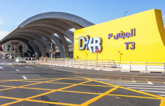 杜拜國際機場送至拉斯海馬酋長國酒店或反方向（英文司機）