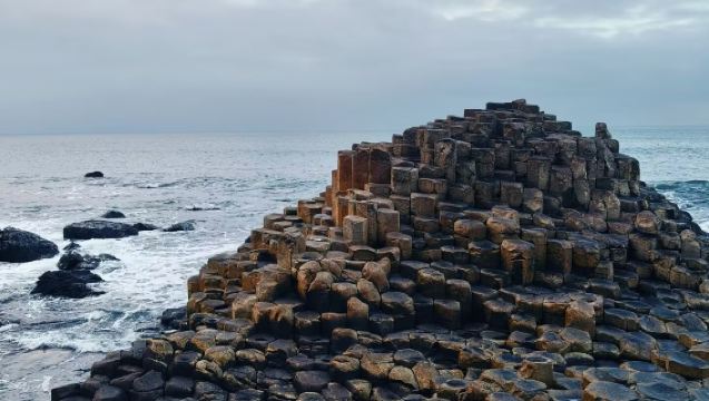 Belfast Sewaan Peribadi Pergi-Balik Pengangkutan Hotel | Giant's Causeway + Dark Hedges + Carrick-a-Rede Rope Bridge