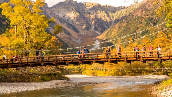 Dagstur med vandring i Kamikochi | Upptäck Azusagawa och bergsvandring vid Myojin-dammen [Tur-retur från Nagoya]