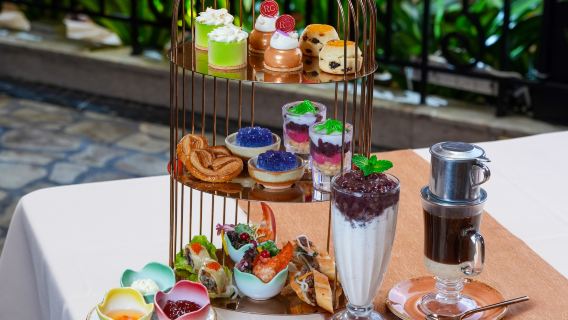 Tsim Sha Tsui The Royal Garden Hotel | Le Soleil | Fransk vietnamesisk mad | Afternoon tea menu / Eksklusivt køb én få én gratis menu
