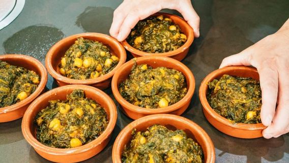 Seville: Evening Paella & Tapas Cooking Class + Sangría