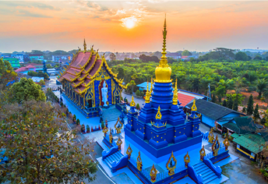 CHIANG RAI Iconic White, Blue Temple, Black House Museum Day Tour