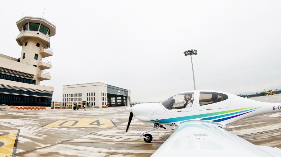 廣東珠海真機駕駛開飛機飛行體驗 直升機 固定翼飛機駕駛 私人飛機專業教練一對一教學 可無證駕駛