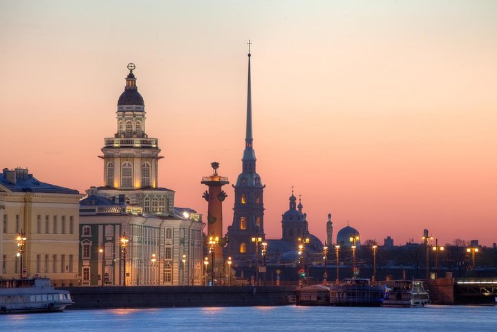 Folk Show of Traditional Russian Dancing & Singing at Nikolayevsky Palace