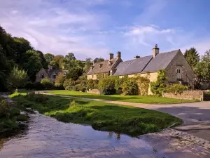 Explore the Cotswolds (Private Day Tour from London)