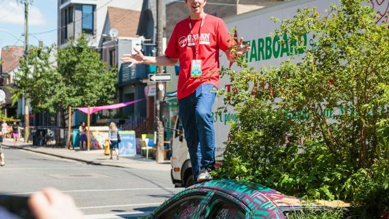 Toronto Walking Tour: Kensington Market & Chinatown