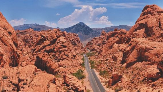 美國拉斯維加斯來回紅岩峽谷+七彩石一日遊包車【真好玩】