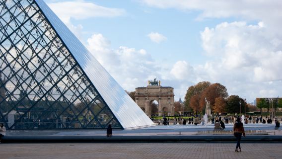 Romantic Tour of Louvre Museum, Notre-Dame Cathedral of Paris, Arc de Triomphe de l'Etoile & Seine River Cruise with Professional Guide